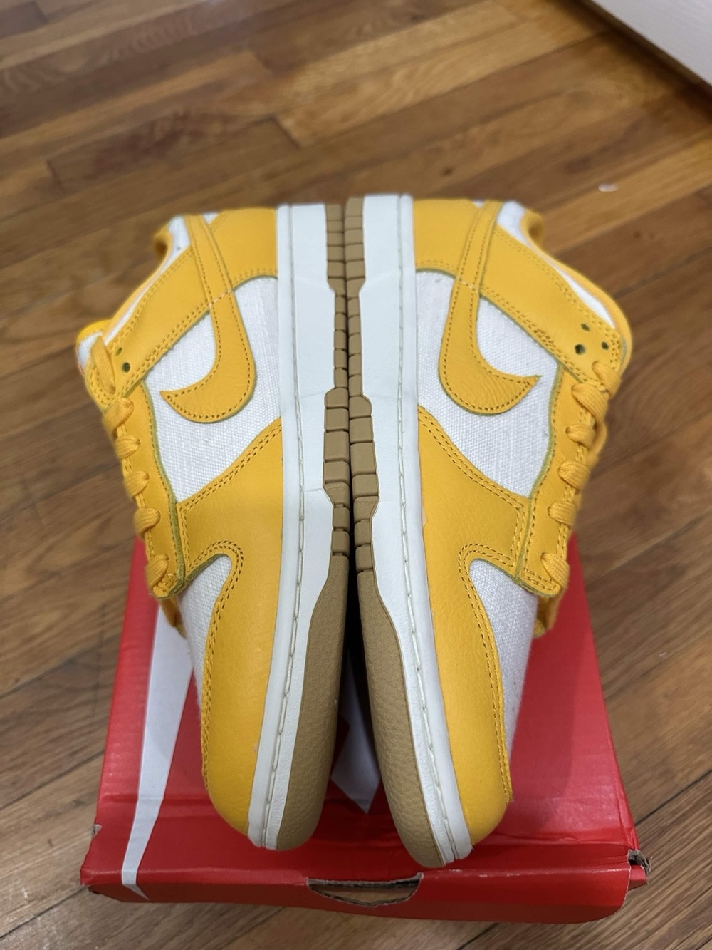 *Used* Nike Dunk Low Men White Yellow (HF4867-739) Size 9 *Damaged Original Box* - Picture 6 of 11